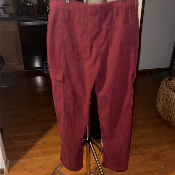 No Boundaries Red Straight Leg Pants - Picture 5 of 8